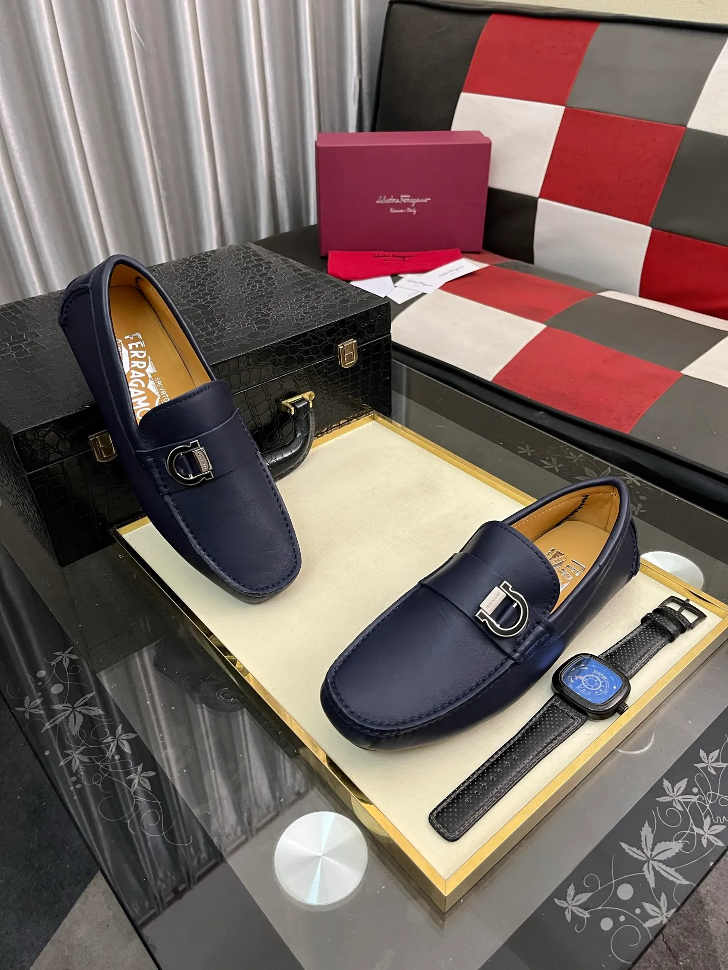 Men's shoes 💰560⌚️⌚️ Ferragamo [Ferragamo] new high-end quality framed shoes. The style is luxurious and elegant, with equal emphasis on practicality and style. We pay special attention to quality and details. The shoe last leather, workmanship and comfort are not inferior! Material: Imported first-layer soft cowhide leather upper ➕Genuine leather lining, code number: 38-446️⃣colors available